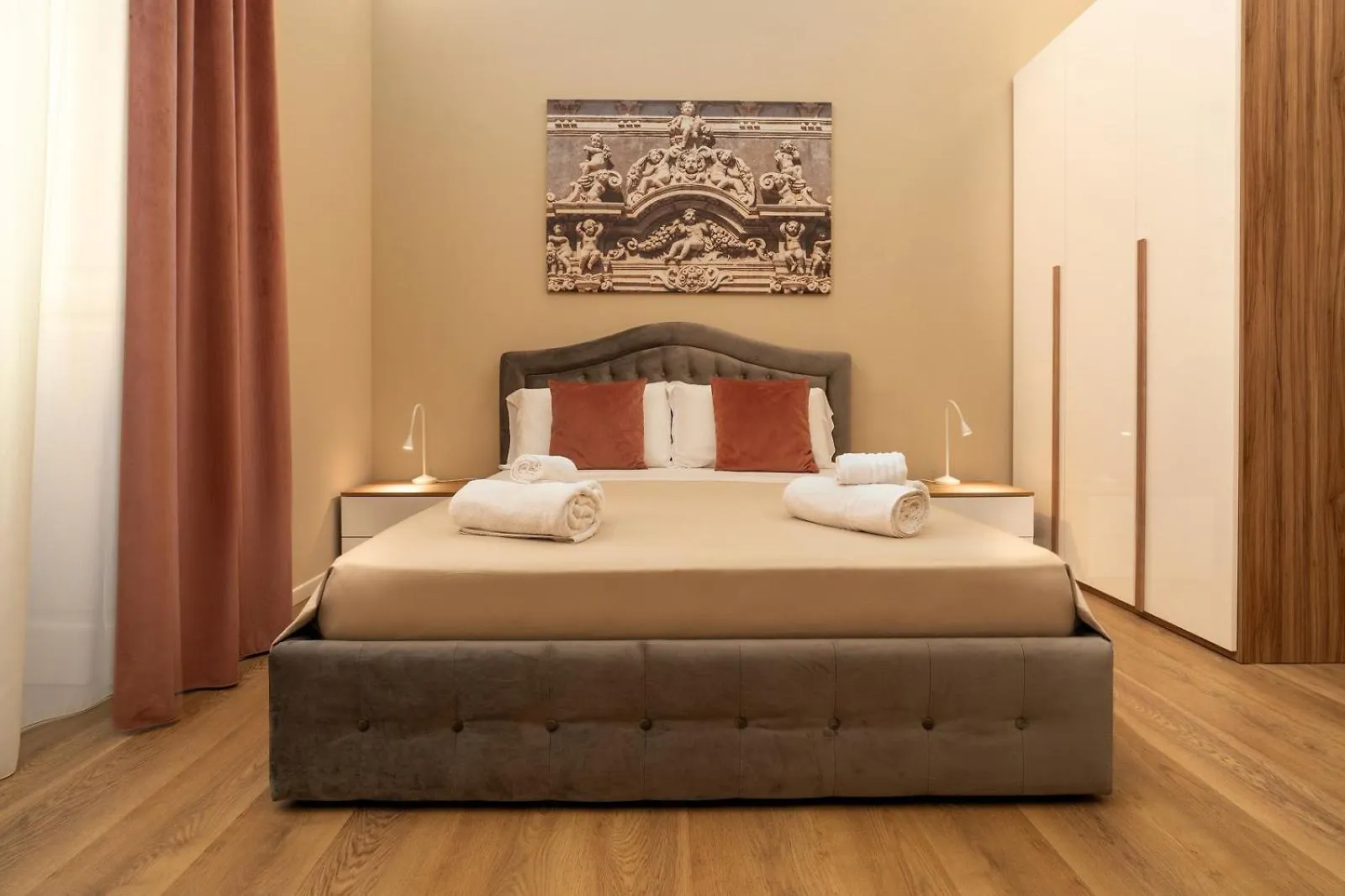 Archimedes Suites CTA Aparthotel