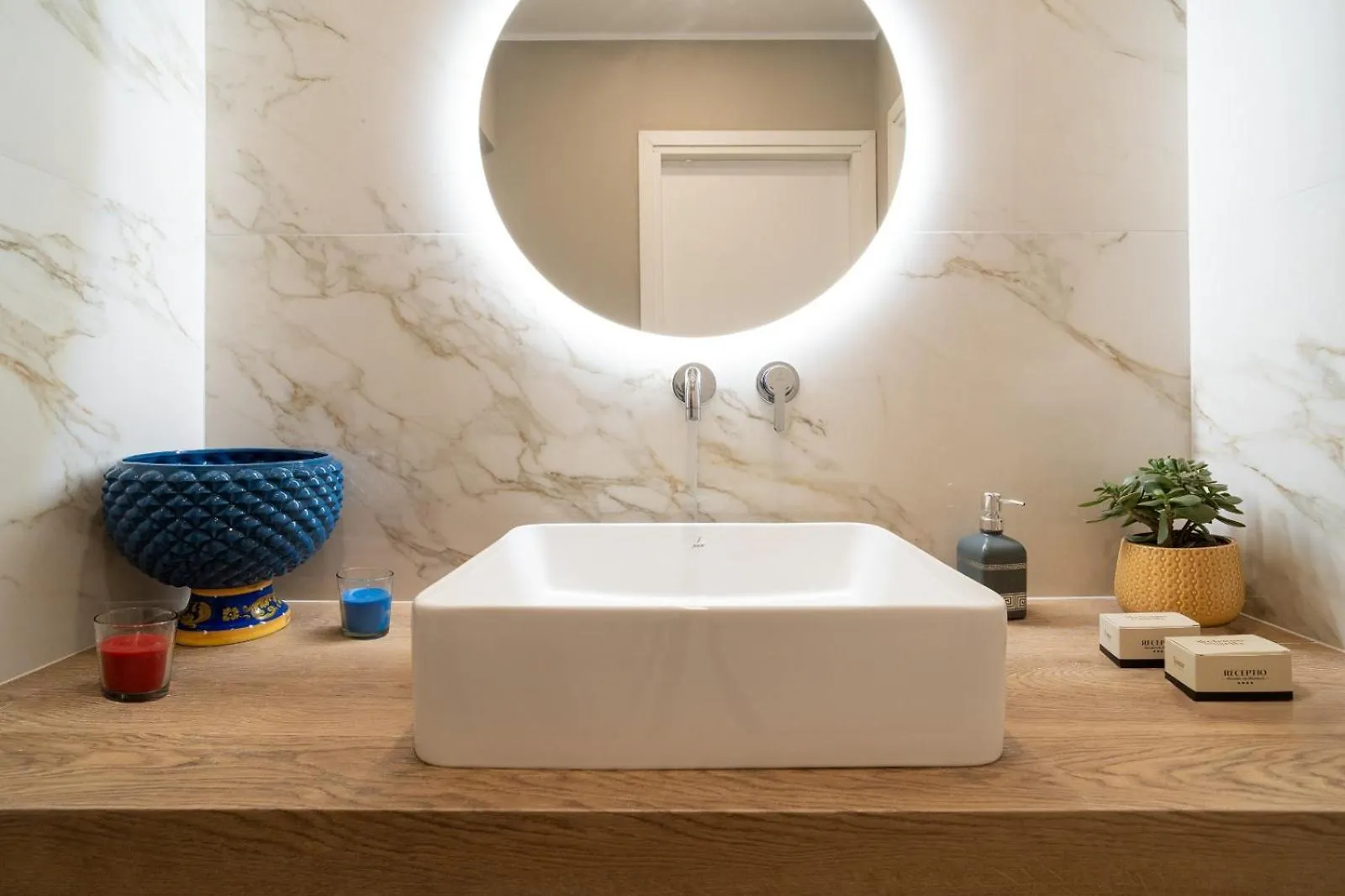 Archimedes Suites CTA Apartahotel