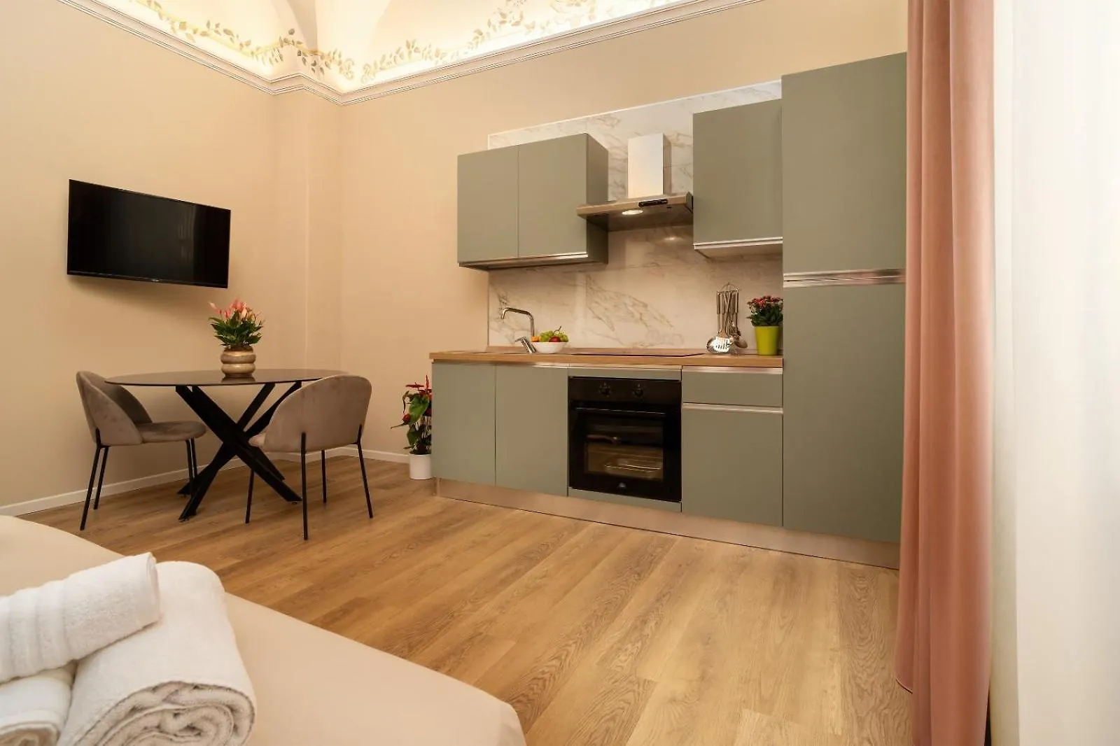 Archimedes Suites CTA Apartahotel