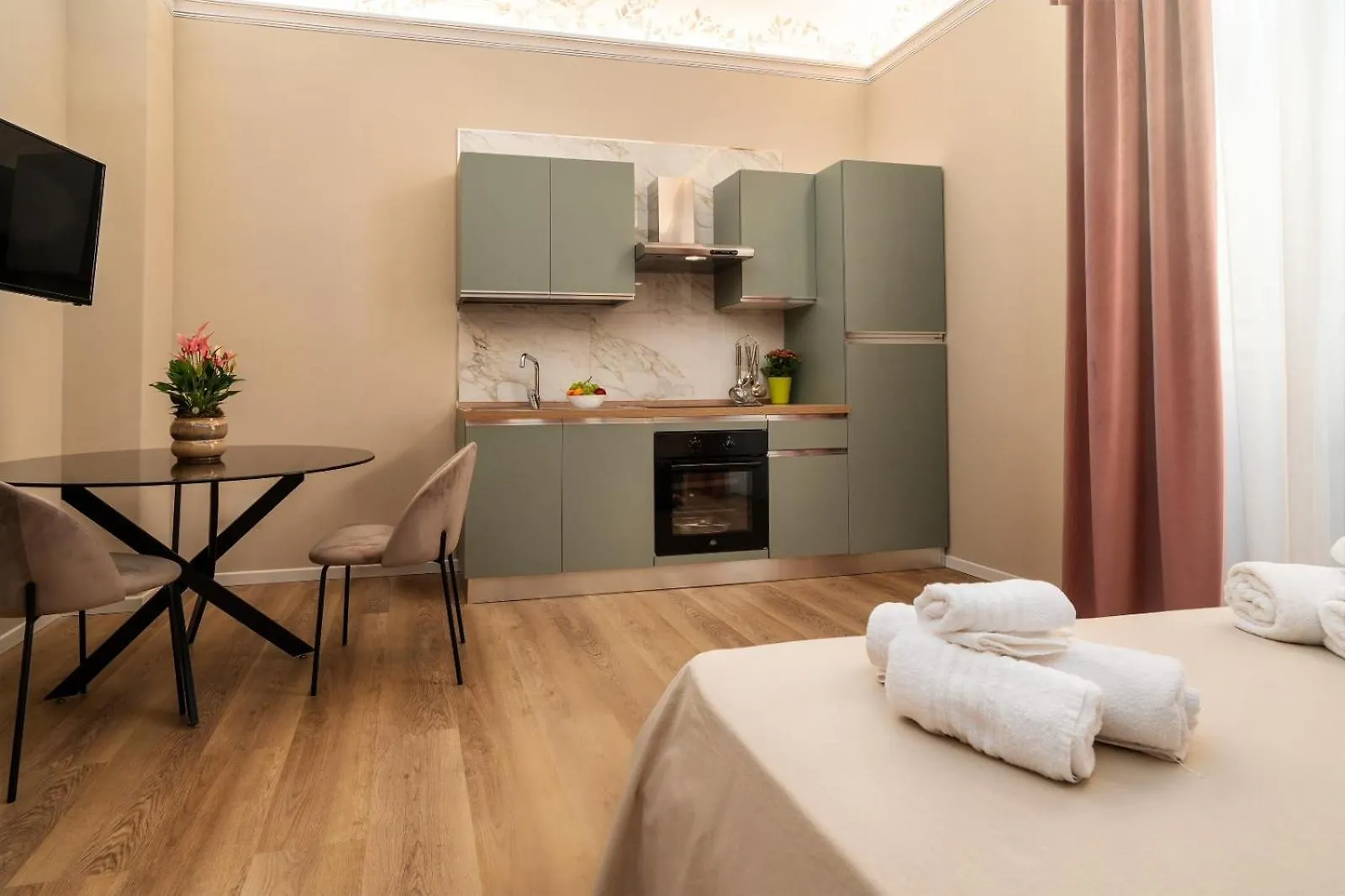 Archimedes Suites CTA 0*,  Italia