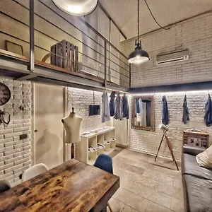  Apartamento Loft Centro, 10 Min From Duomo Italia